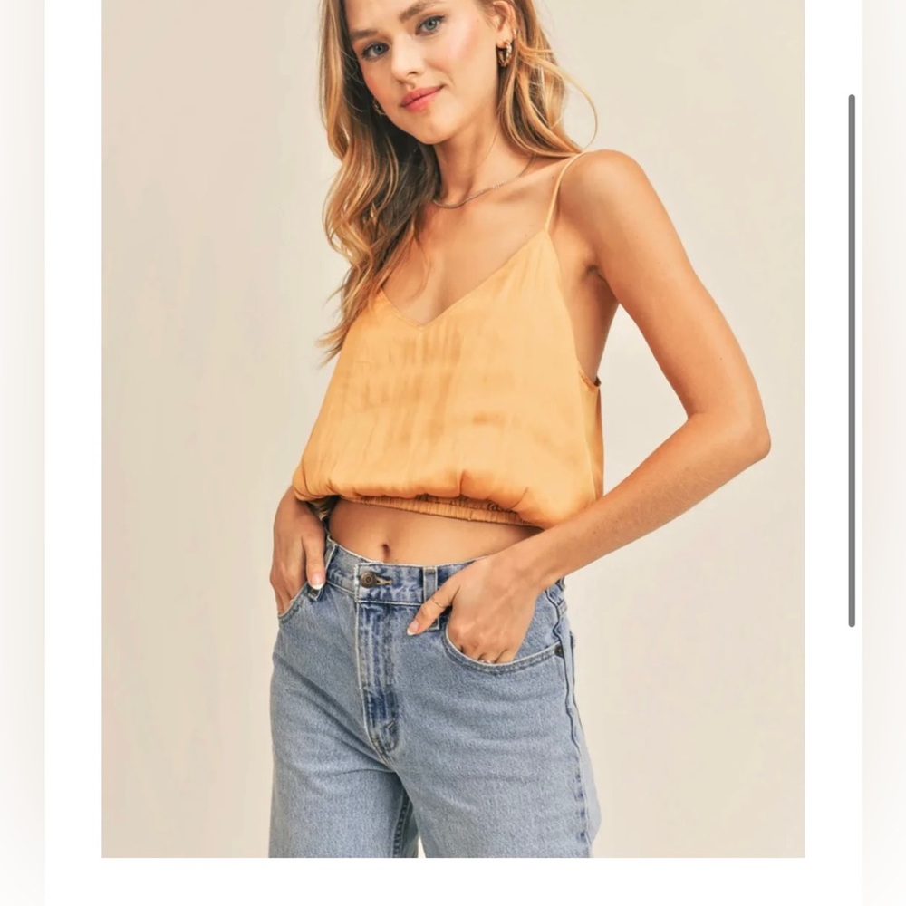 Silk cropped BOUTIQUE tank. NWT size small